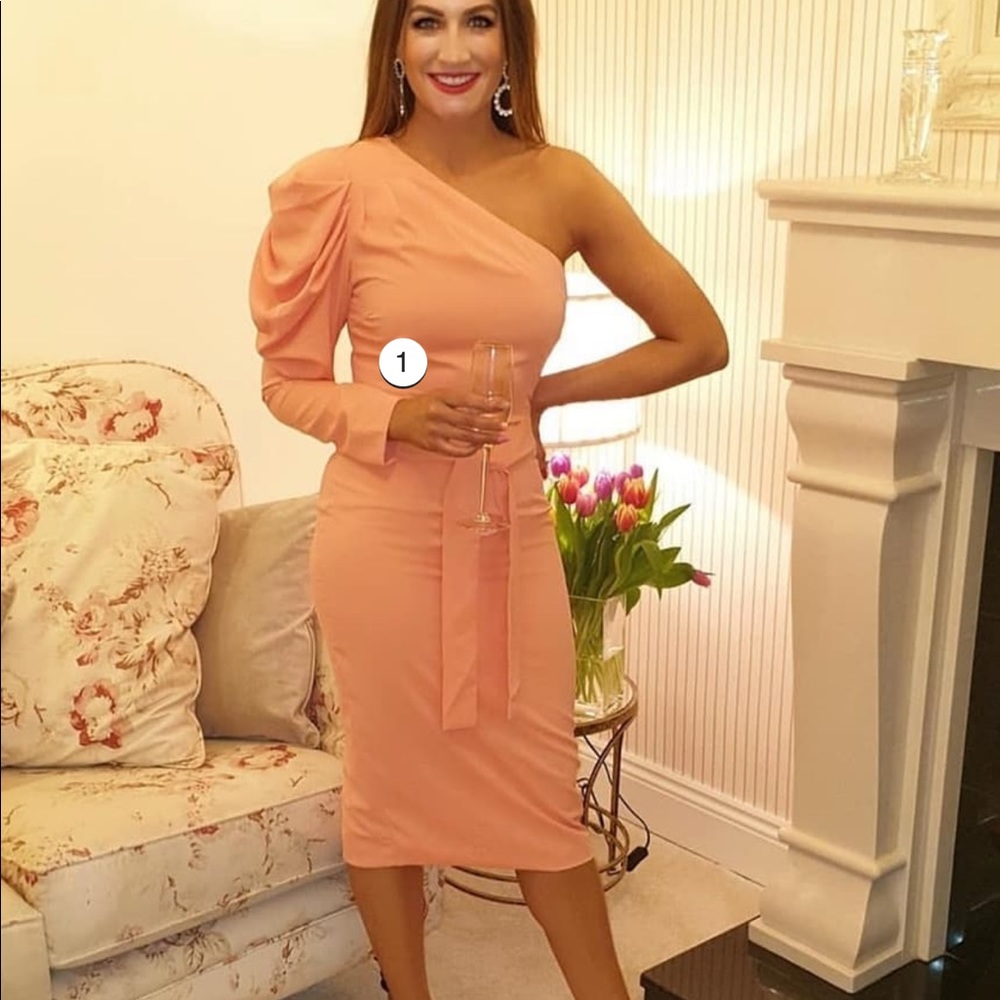 Peach one shoulder dress Lavish Alice❤️